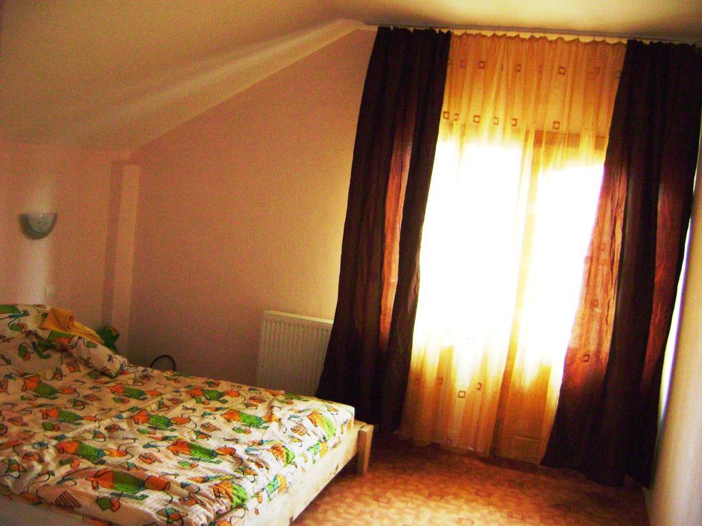Hotel Casa Mora Sucevita Zimmer foto